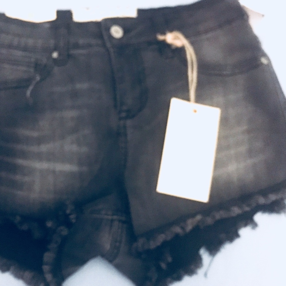 🔥SZ 26🔥NWT Altar’d State Black Denim Short NWT